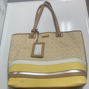 Nine West Ladies Tote Bag New Without Tags Never Carried Yellow & Tan Nice!